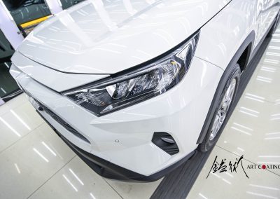 Toyota-2020-RAV4-white_03